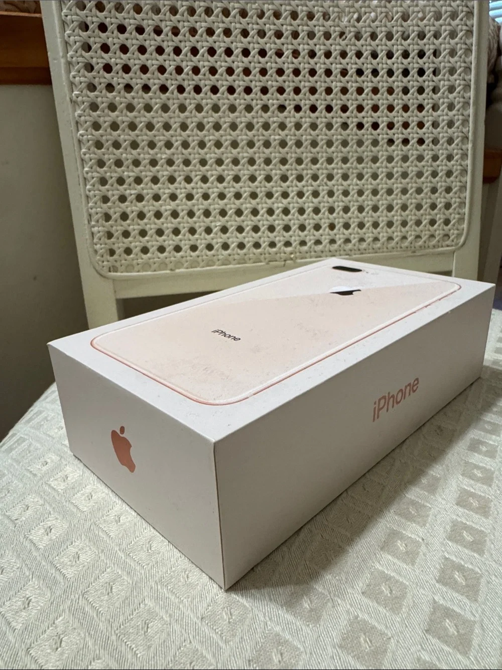 Apple iPhone 8 Plus Rose Gold Box ONLY